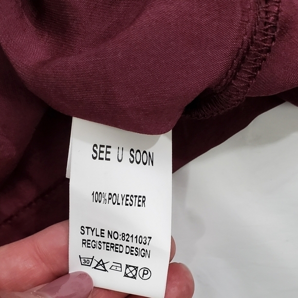 LONG-SLEEVED Merlot V-Neck Ruched Shoulders in Size Small from Anthropol… - Picture 3 of 7